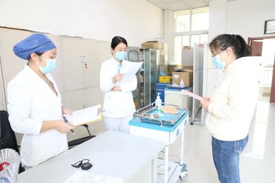 青島市首屆“互聯(lián)網(wǎng)+護(hù)理服務(wù)”護(hù)理技能培訓(xùn)考核在新區(qū)中心醫(yī)院舉行